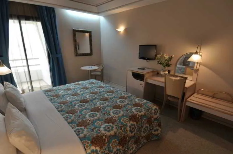Room, Wassim, Fez