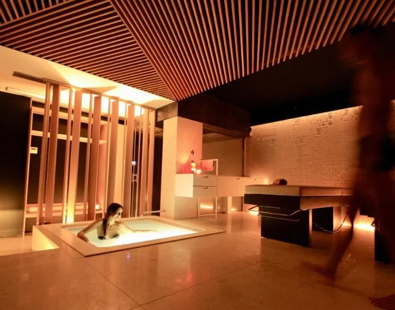 Sports and Entertainment, Hotel Costa Verde, Palermo