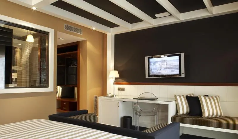 DOUBLE STANDARD Room, U232, Barcelona