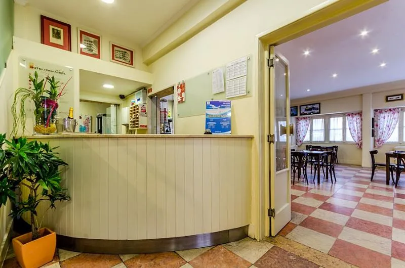 Lobby, Praia do Sol, Lisbon