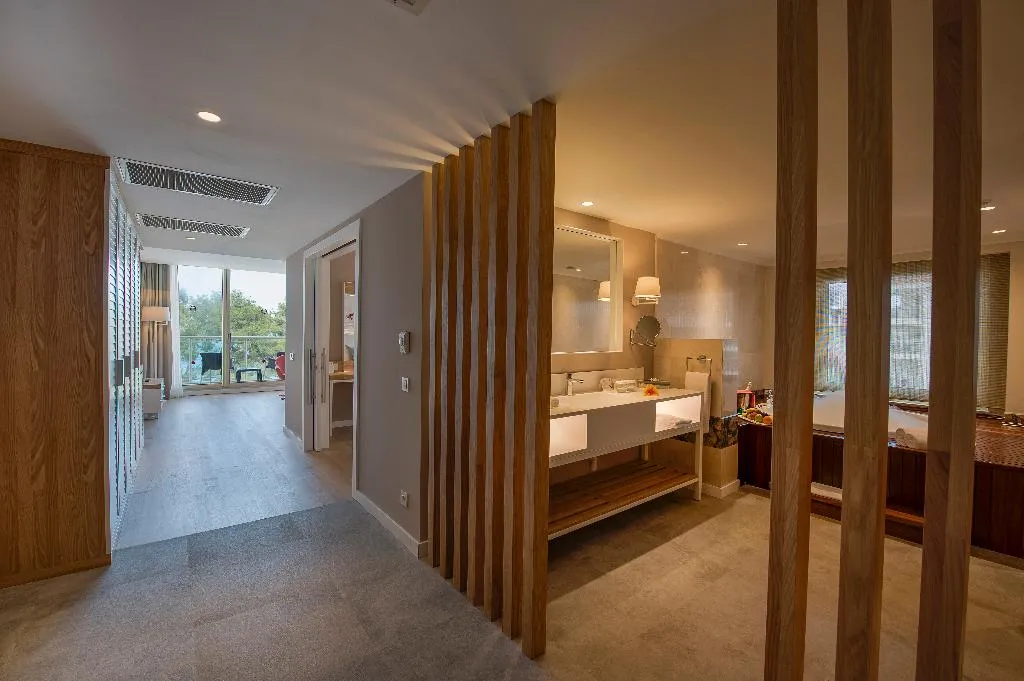 SUITE DELUXE WITH JACUZZI Room, Akra Kemer Hotel, Antalya