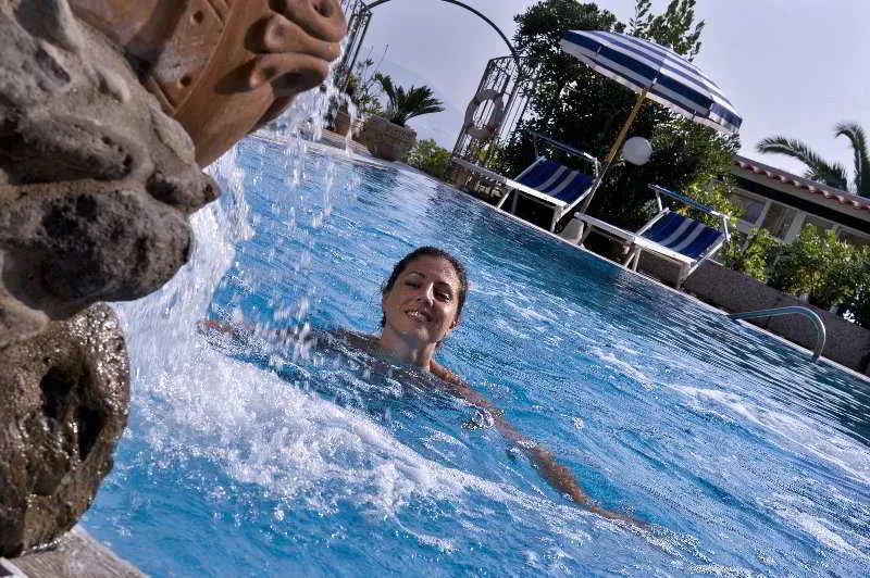 Pool, Da Maria, Naples