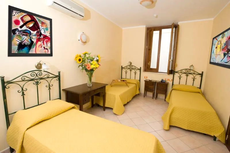 TRIPLE STANDARD Room, Columbia Hotel, Palermo