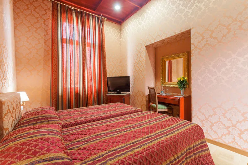 Room, Hotel Galles, Rome