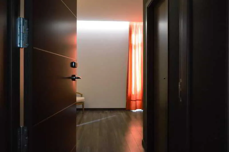 Room, De Francia Y Paris, Costa De La Luz