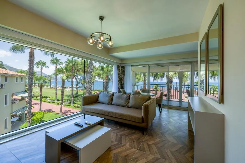 Room, Crystal Flora Pearl Collection, Antalya