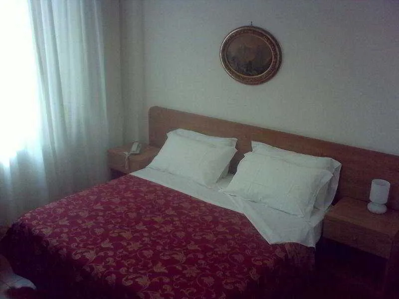 Room, Roma Room, Rome
