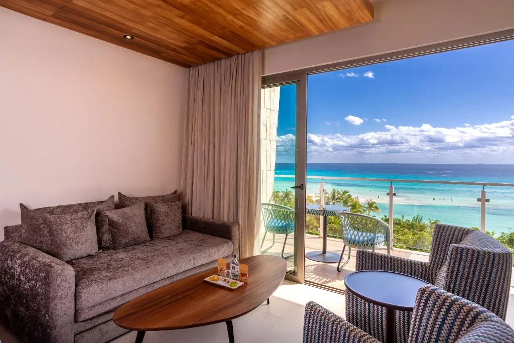 JUNIOR SUITE OCEAN FRONT Room, Sandos Playacar All Inclusive, Cancun Area
