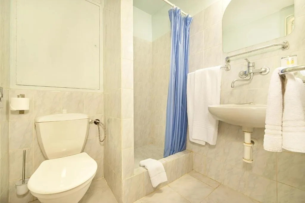 DOUBLE STANDARD Room, Henrietta Hotel, Prague