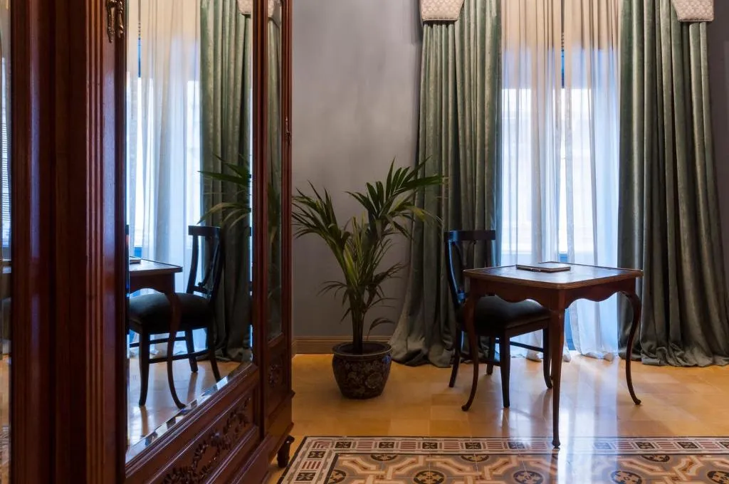 SUITE KING SIZE BED Room, The Coleridge, Malta