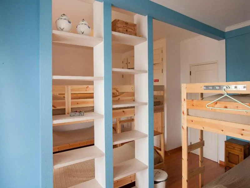 Bed in dormitory CAPACITY 6 Room, Ericeira Chill Hill 2 – Peach Garden, Lisbon
