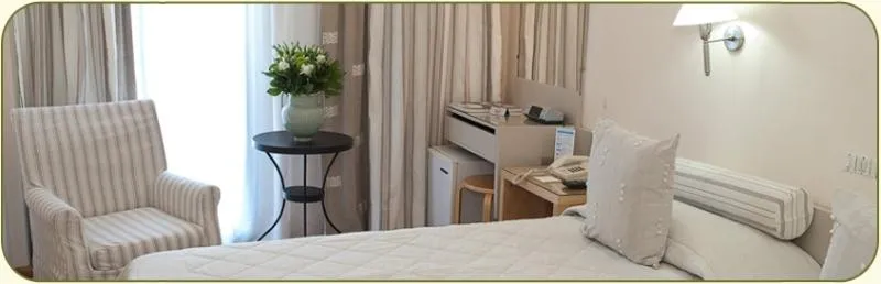 FAMILY ROOM CAPACITY 4 Room, The Park, Athens