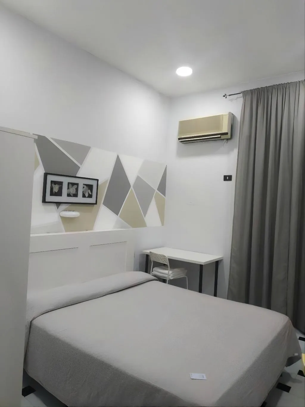 SINGLE STANDARD Room, Luna Rossa, Naples
