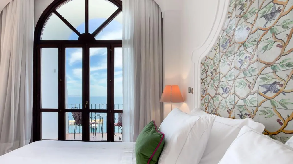 SUITE EXECUTIVE SEA VIEW Room, Grand Hotel Europa Palace, Naples