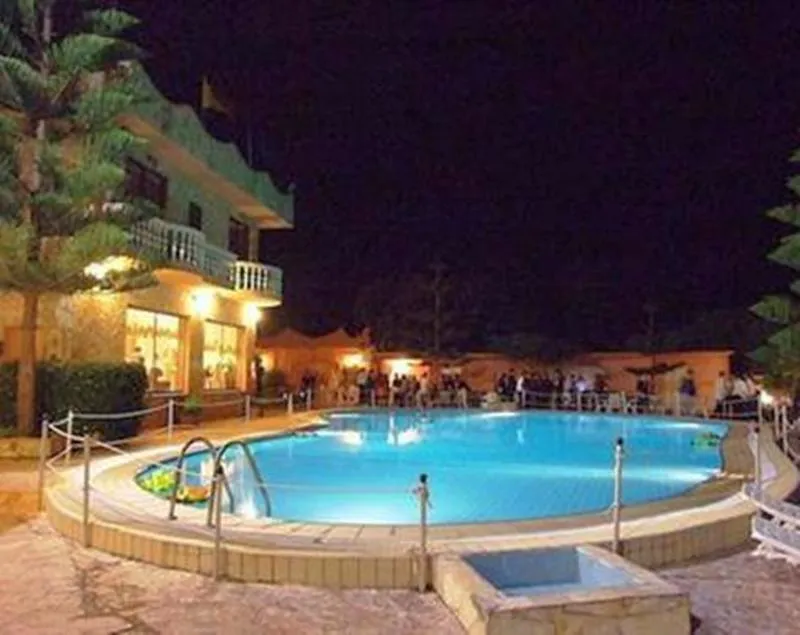 Pool, Hotel La Playa Blanca, Palermo