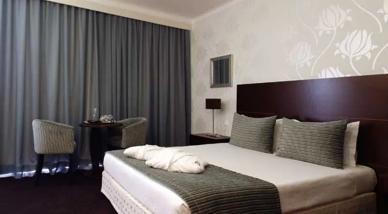 Room, As Americas, Porto