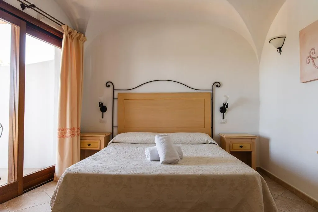 QUADRUPLE GRAND DELUXE Room, Hotel Pedra Santa, Olbia