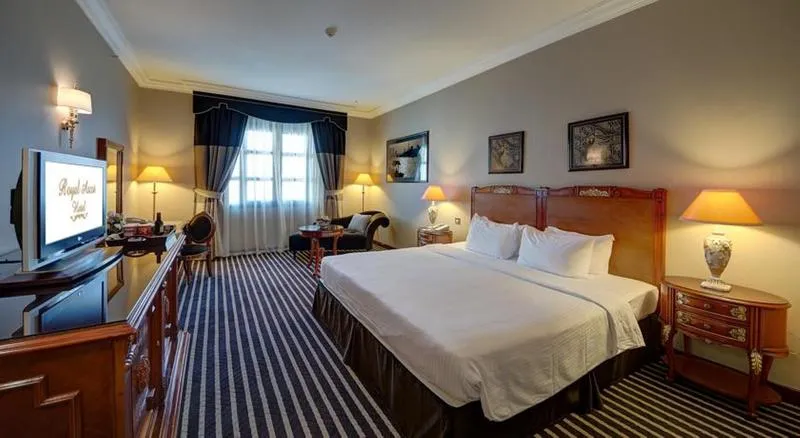 Double or Twin DELUXE PREMIER Room, Royal Ascot Hotel, Dubai