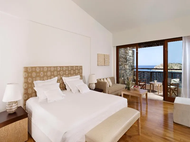 Room, Phaea Blue, a member of SLH, Crete