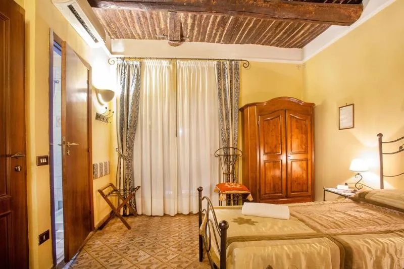 General view, B&B Alloggio dei Vassalli, Naples