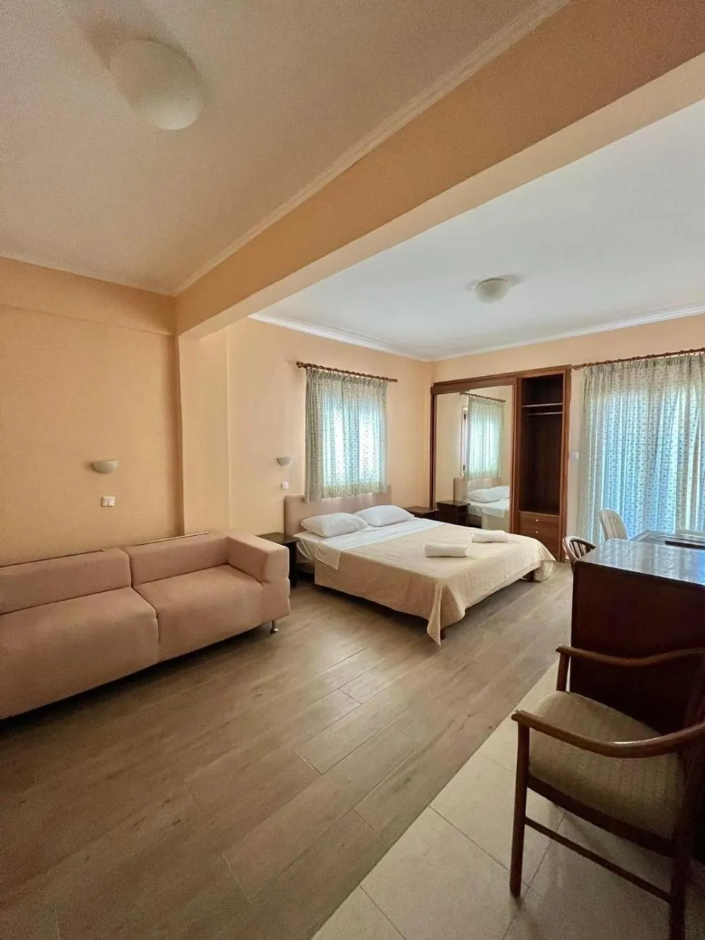 FAMILY ROOM STANDARD Room, Saint George, Thessaloniki