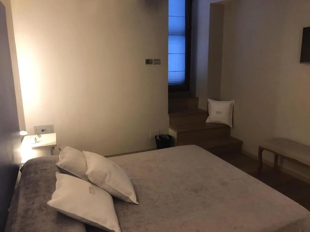 DOUBLE DELUXE KING BED Room, Hotel Tiro A Volo, Naples