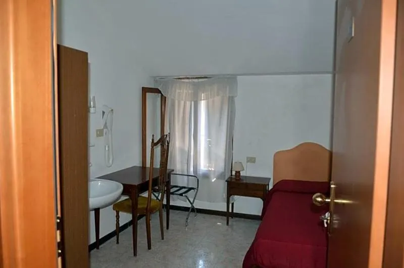 General view, Iris, Venice