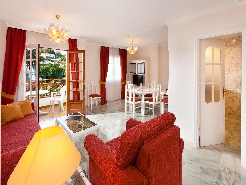 APARTMENT CAPACITY 5 TWO BEDROOMS Room, Apartamentos Casablanca, Tenerife