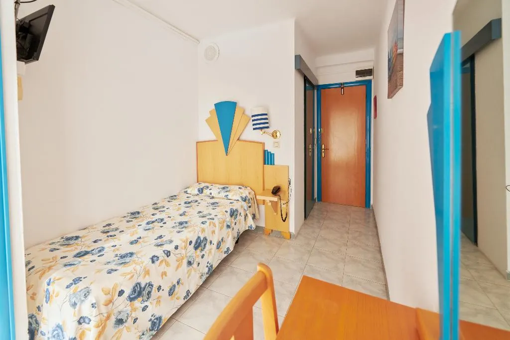 SINGLE STANDARD Room, Checkin Blanes, Costa Brava