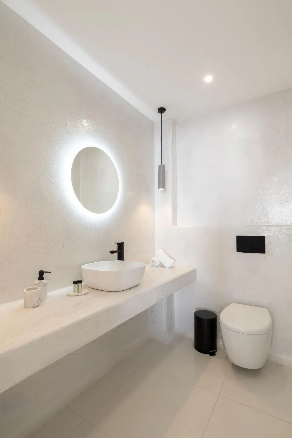 SUITE DELUXE GARDEN VIEW Room, Zannos Melathron Hotel By Omilos Hotels, Santorini
