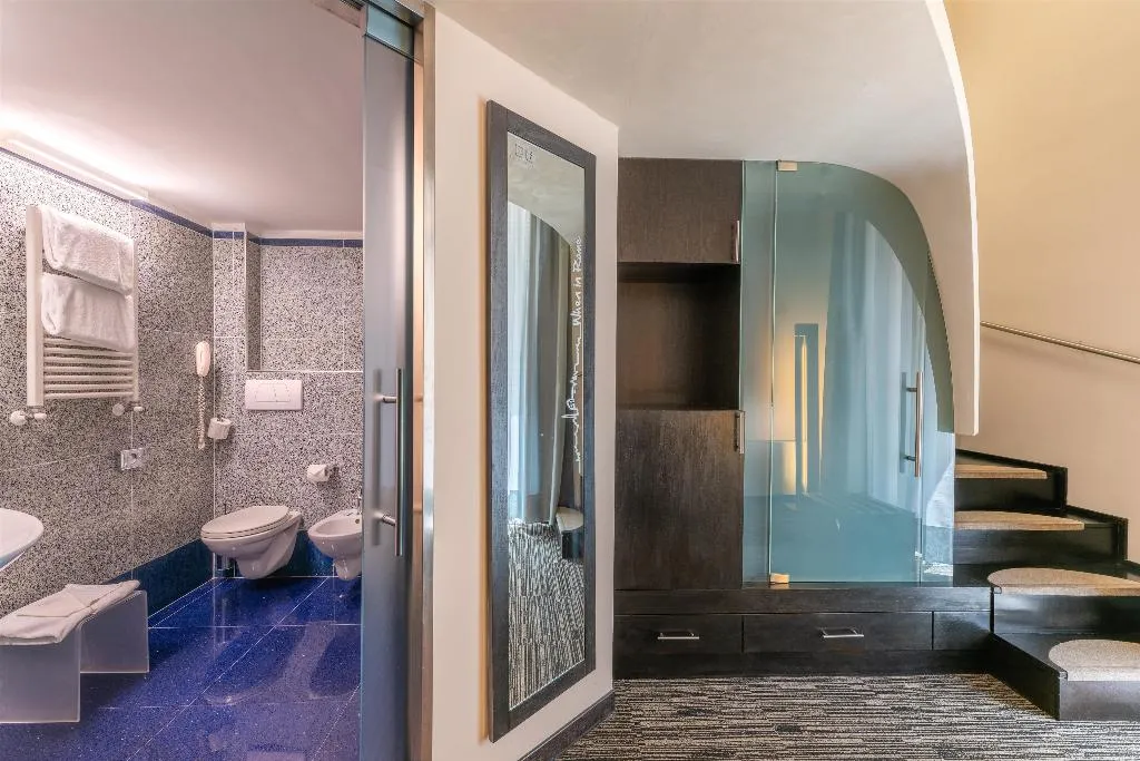 DOUBLE DELUXE KING BED Room, Best Western Plus Hotel Universo, Rome