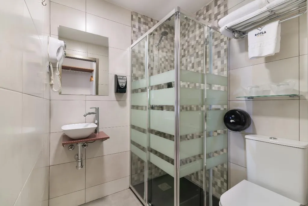 Double or Twin SUPERIOR WITH BALCONY Room, Roisa Hostal Boutique, Madrid
