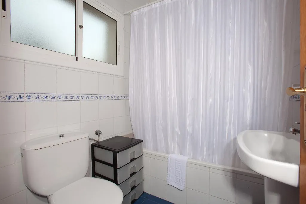 STUDIO CAPACITY 2 Room, Apartments Sunway Tara, Costa Brava