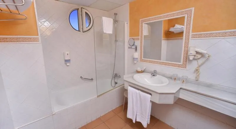 Double or Twin CAPACITY 3 Room, Alboran Algeciras, Costa De La Luz
