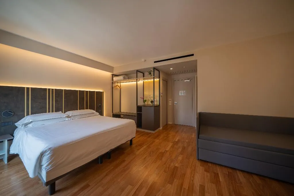 TRIPLE CLASSIC Room, Plaza Hotel Catania, Catania