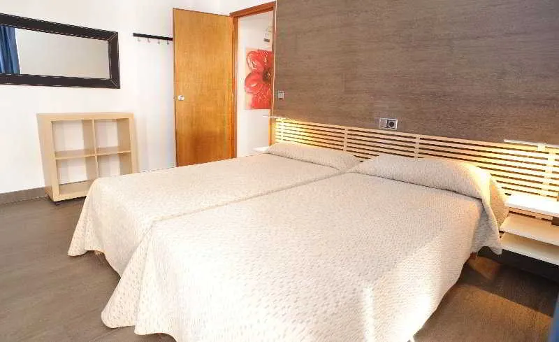 Room, Apartamentos San Francisco, Ibiza