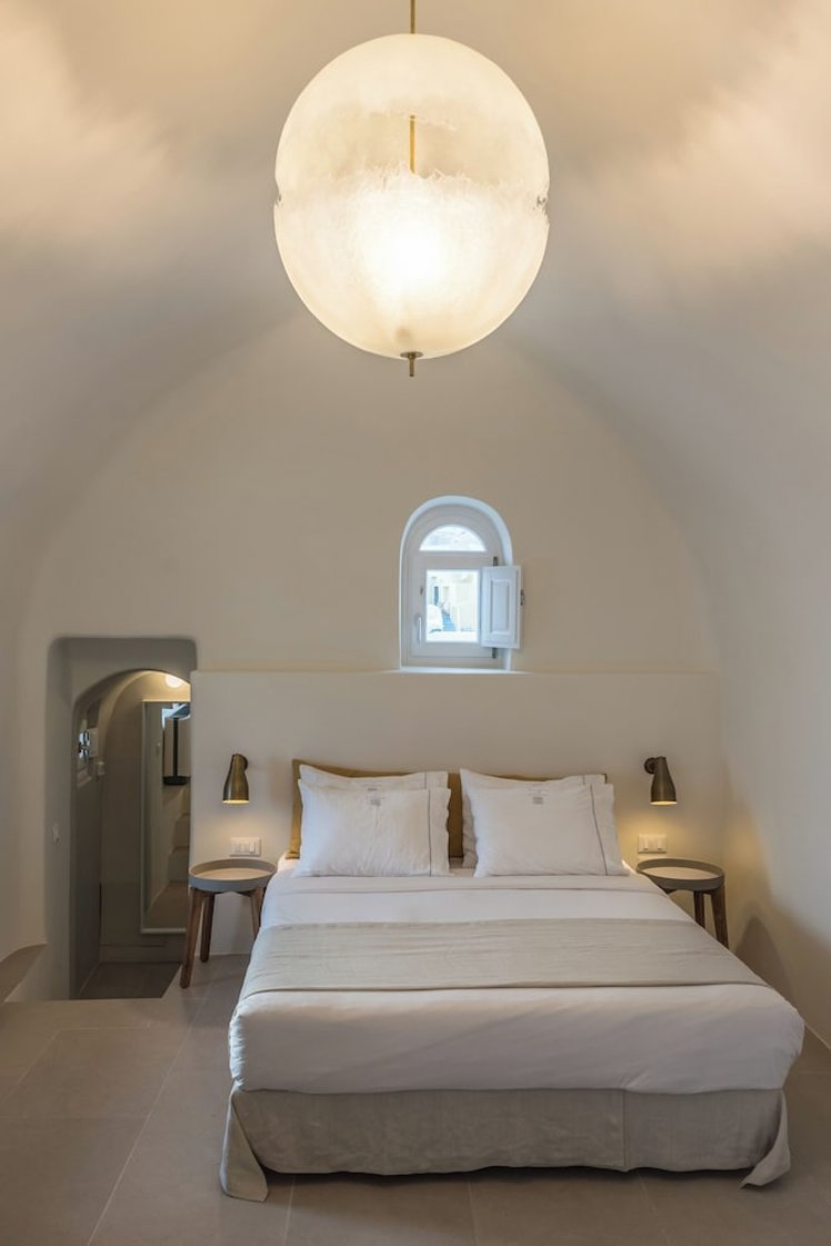 Oia Castle Luxury Suites, Santorini