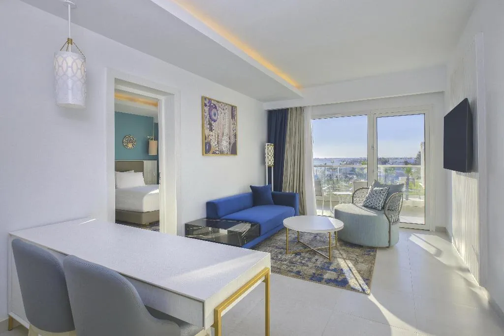 SUITE PARTIAL SEA VIEW Room, Hilton Skanes Monastir Beach Resort, Tunisia