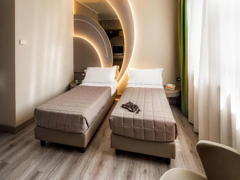 JUNIOR SUITE CAPACITY 4 Room, Hotel Da Vinci Milano, Milan