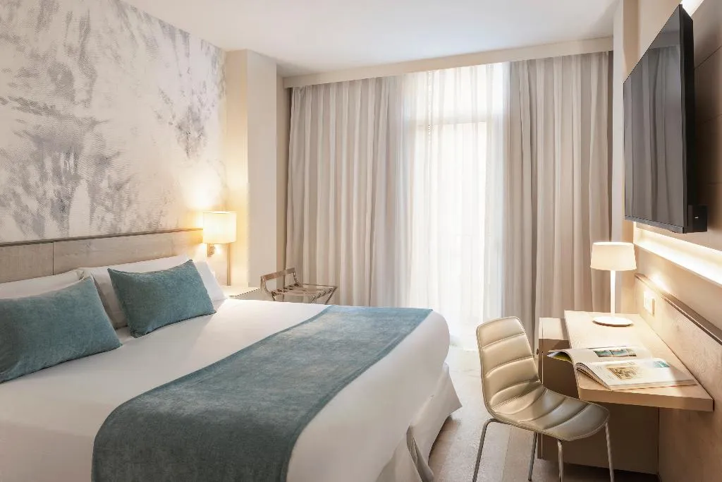 Double or Twin PREMIUM Room, Salles Hotel Malaga Centro, Costa Del Sol