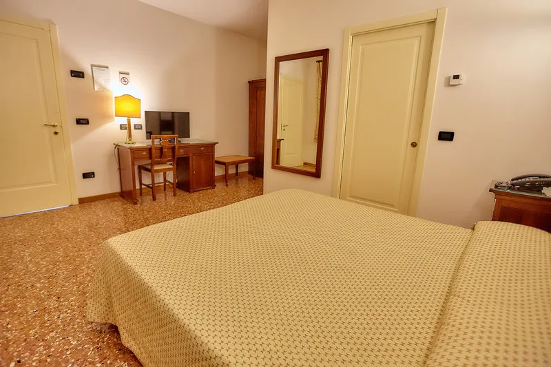 Room, Riviera dei Dogi, Venice
