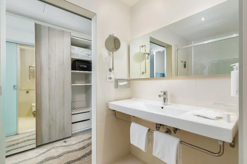 DOUBLE SUPERIOR SEA VIEW Room, Hotel Park Plaza Histria, Istria