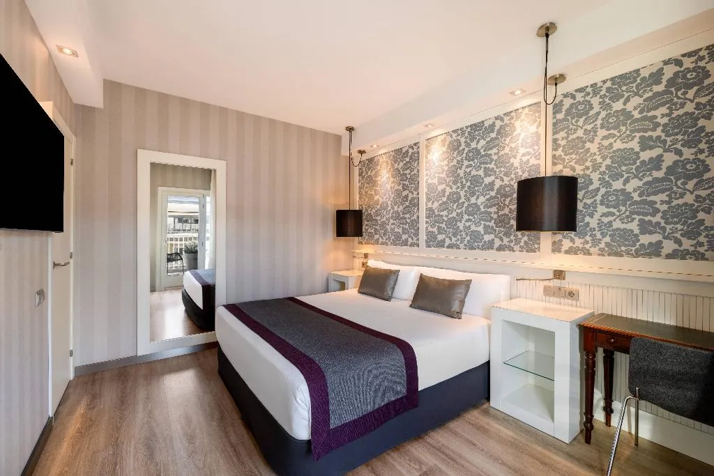Double or Twin SUPERIOR WITH TERRACE Room, Catalonia Plaza Cataluña, Barcelona