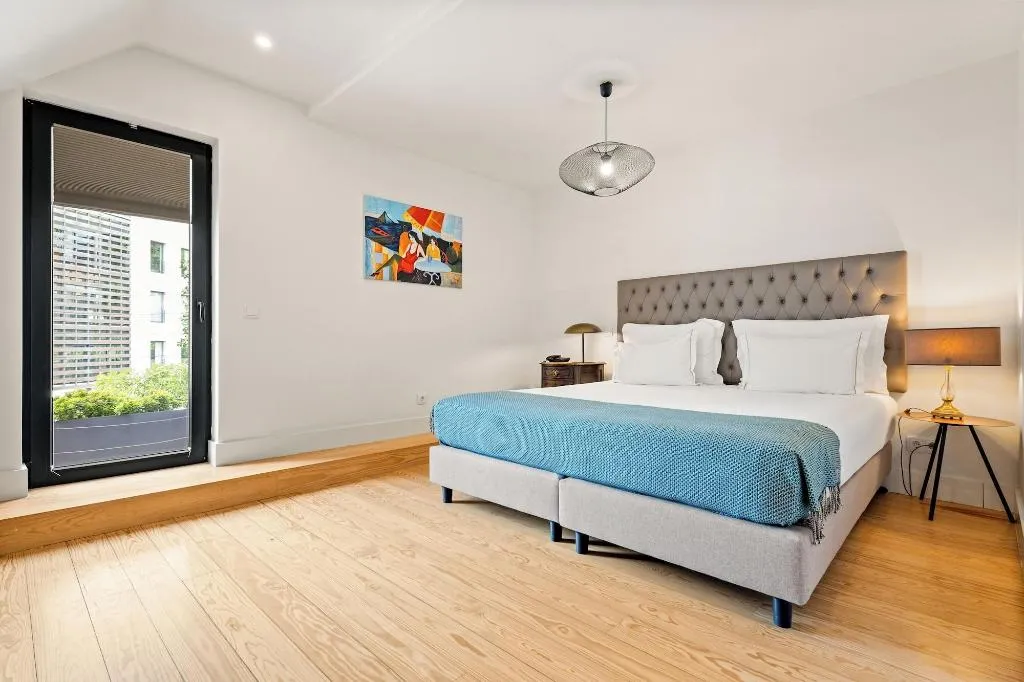 Room, Jardim Da Lapa By Shiadu, Lisbon