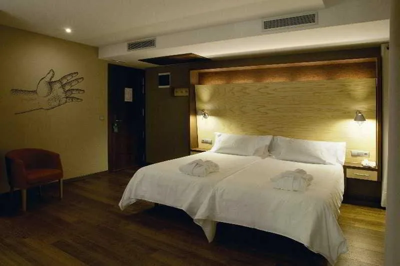 Double or Twin STANDARD Room, SOMMOS Hotel Aneto, Barcelona