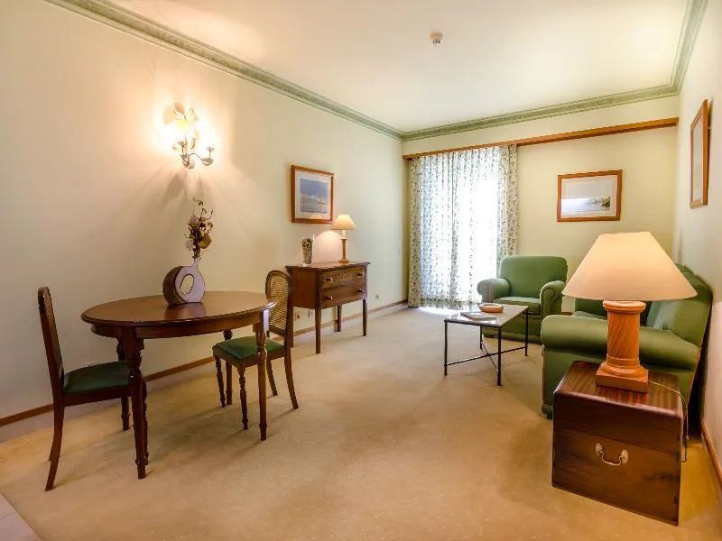 SUITE CAPACITY 3 Room, Solar Palmeiras, Lisbon