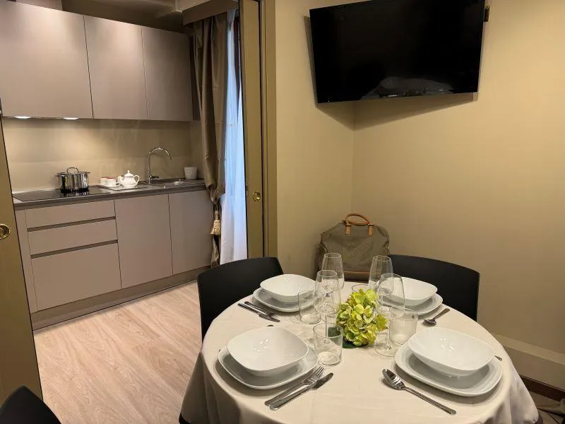 APARTMENT DELUXE CANAL VIEW Room, Ca' dell'Arte Palace, Venice