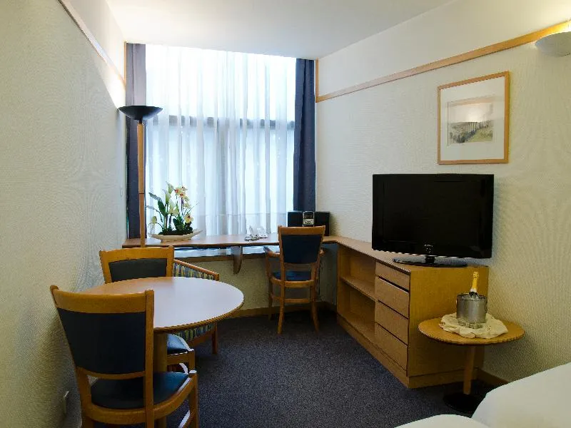 STUDIO CAPACITY 1 Room, VIP Executive Eden Aparthotel, Lisbon
