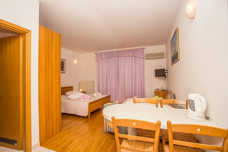 STUDIO CAPACITY 4 Room, Villa Jerkan, Split
