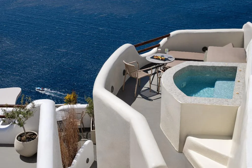 SUITE WITH JACUZZI Room, Athina Luxury Suites, Santorini